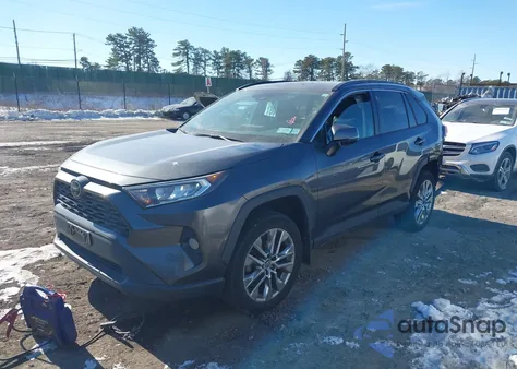 2019 Toyota Rav4 Xle Premium z USA, uszkodzony, nr VIN 2T3A1RFV8KC053635